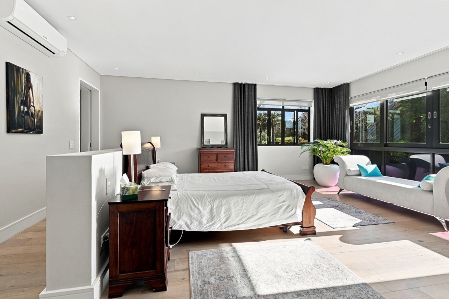 4 Bedroom Property for Sale in Constantia Western Cape